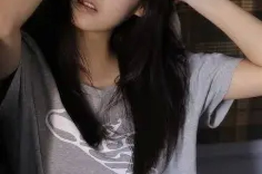 刘晓庆被指耍大牌现身河南万岁山和王婆同台全场冷脸拒讲话
