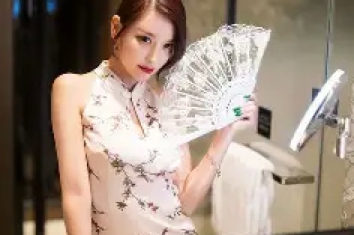 易易紫曝明星翻红后会耍大牌：红了之后就会耍大牌身边有很多-第1张图片-